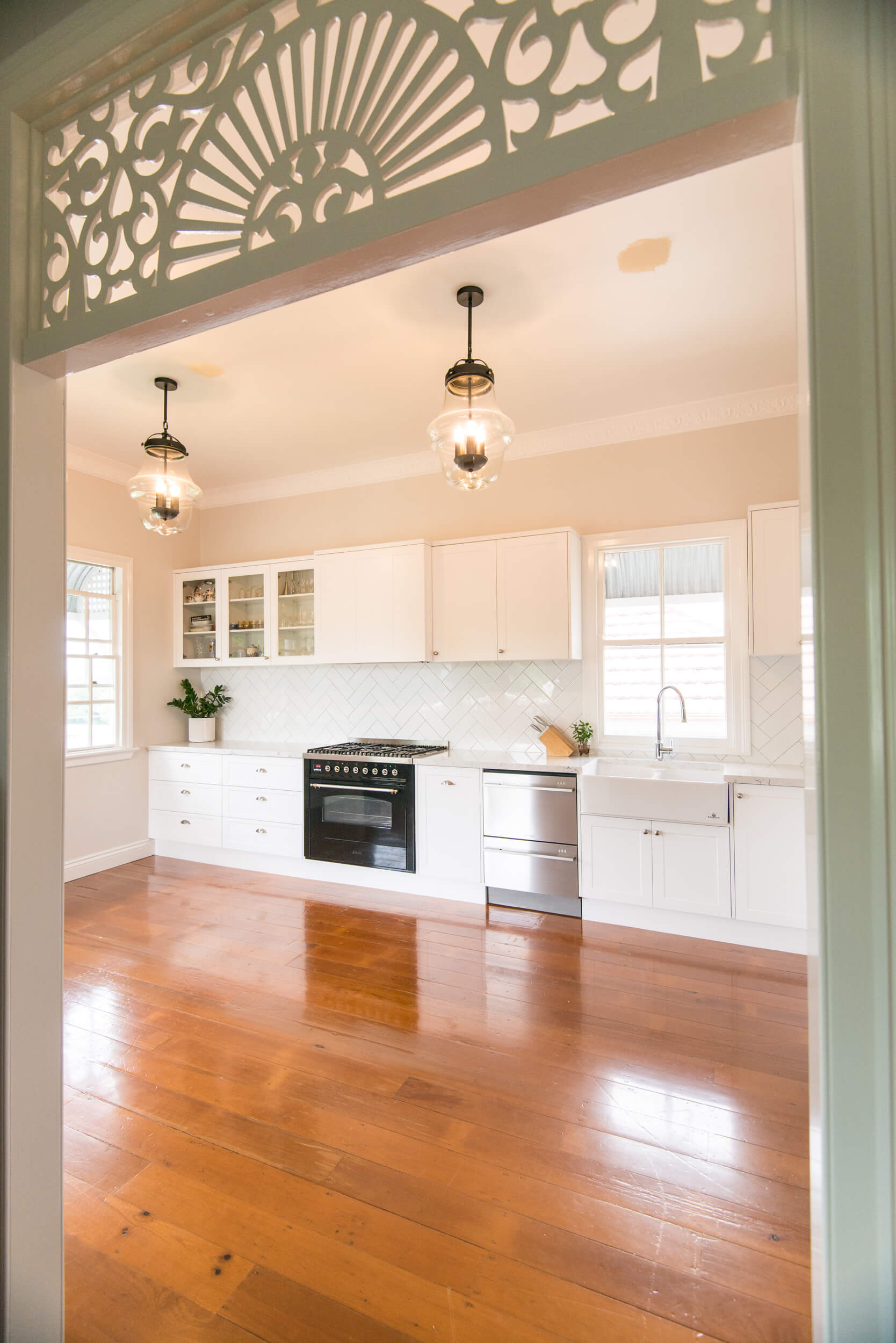 sandgate-renovation-extension-9071 sandgate-queenslander-renovation-extension-kitchen-9071